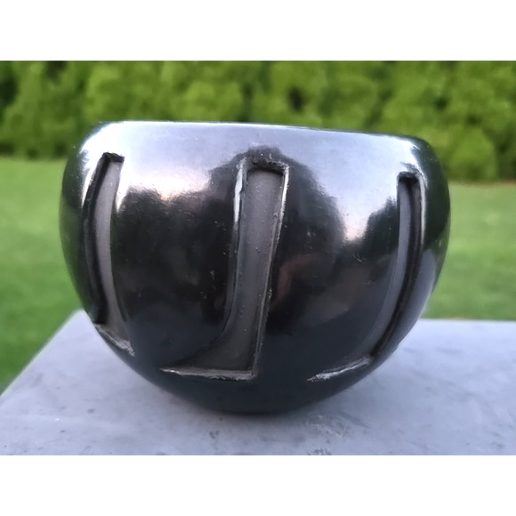 Santa Clara Pottery Blackware 3.5"h x 4-4.5"w Bowl Signed Christina Santa Clara - Picture 5 of 14